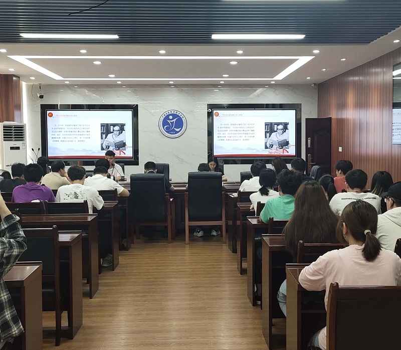 1617334323632314.jpg 图1:学生第一支部全体师生认真聆听主题党课.jpg